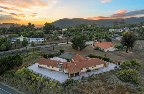Jamul House | Mountain View, 2500 sqft, King Bed, Garage, 3BR/2Bth