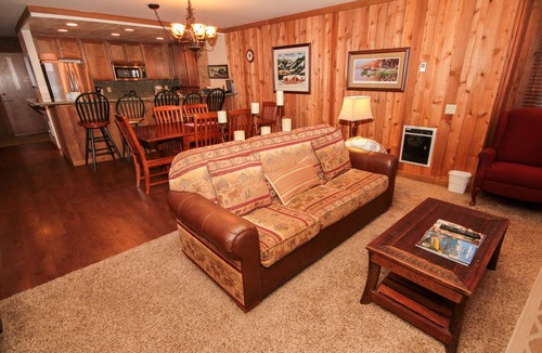 Mammoth Lakes Condo | Mountainback #49, Den