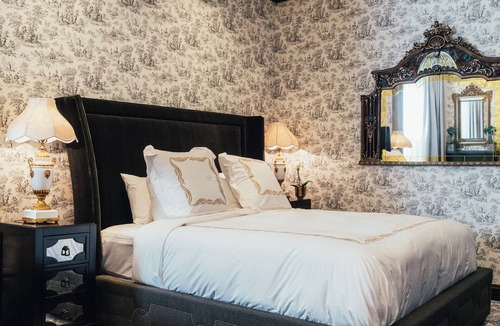 Lower Pacific Heights Hotel | Neighbourgood Sutter Mansion