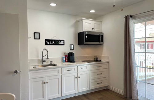 Whittier House | Nena's Home Adventure! Entire guest suite in Whittier. California