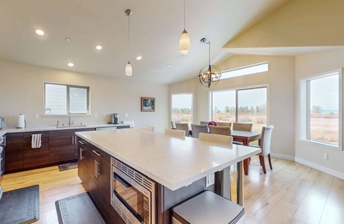 Tahoe Keys House | New-Build Tahoe Keys Haven with Pool Table, Decks & Mountain Views - Near Beach