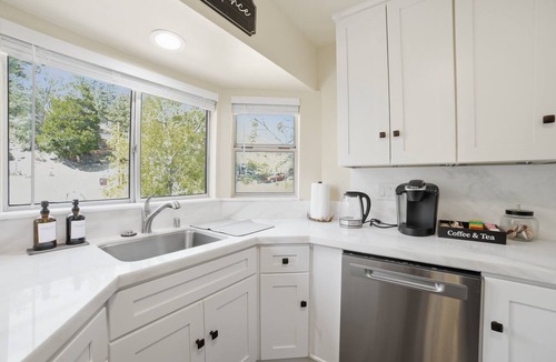 Running Springs House | NEW! The Bear Cabin Running Springs 5BR Sleeps 9