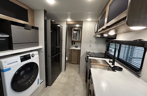 Penn Valley House | New tiny house near Grass Valley - hot tub access!