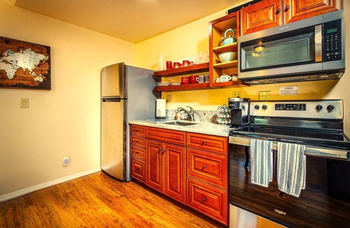 Three Rivers Cottage | Newly remodeled Studio Cottage, perfect for two!