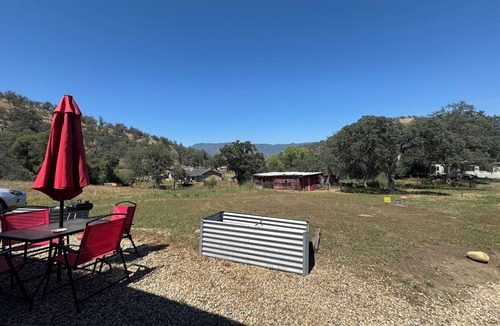 Squaw Valley House | Nice RV in the foothills just below Sequoia/Kings Canyon National Parks.
