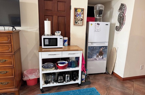 Peninsula Apartment | Ocean-Front Beach Studio Apartment On the Sand, kitchenette, Great wi-fi
