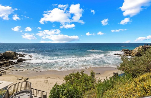 Laguna Beach Apartment | Ocean View 2BR Condo in Laguna Beach, 1-Min Walk to Beach