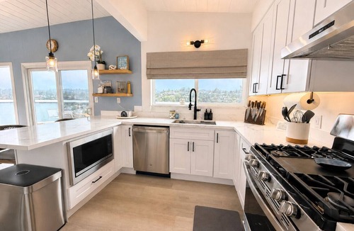 Rio del Mar House | Ocean View Aptos Beach House - 3BR - 4-Minute Walk to Rio Del Mar Beach