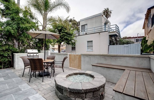 Mission Beach House | OCEAN VIEWS Modern House-Great for Groups & Families, Minisplit Air in All Rooms