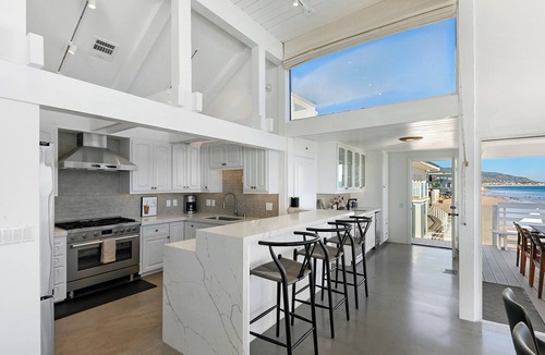 Eastern Malibu House | Oceanfront w/Heated Pool & Hot Tub, Parking, AC, Private Beach Access
