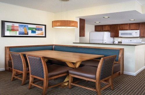 Townsite Resort | Oceanside Pier Resort 2BR – Ocean Views & Beach Walks
