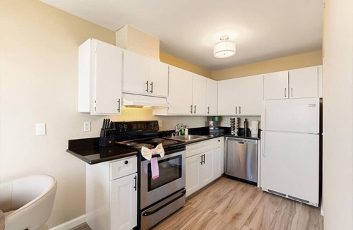 Pacifica Apartment | Oceanview 2BR 1Bath Retreat Balcony + Sunset Views