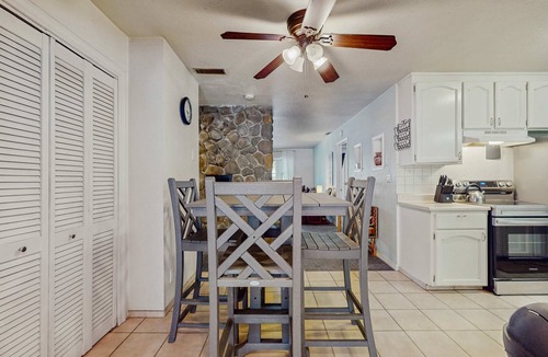 Tahoe Paradise House | Outdoor adventures in South Lake Tahoe walk to Lake Baron & golf courses
