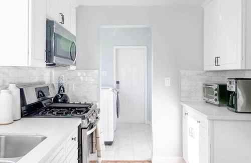 Mid Central House | Outstanding Home Close to Old Town Pasadena & Downtown LA