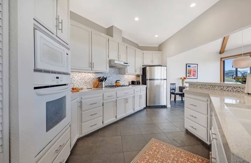 Bodega Bay House | Pacific Flyaway! Ocean View, Fireplace, Golf Course, Walk to Beach