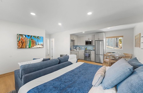 Crown Point Apartment | Pacific Tides 9 - Surf Studio In PB - Parking - A/C - Pets - Walk to Beach