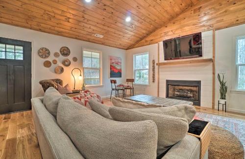 Tiger House | ‘Painted Skies’ Upscale Getaway By Lake Burton!
