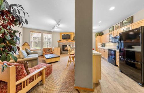 Olympic Valley Apartment | Palisades Tahoe Lodge Rentals Two Bedroom #716