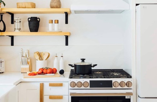 Olde Carlsbad House | Palm Grove: Luxe King, Wet Room & Chef’s Kitchen