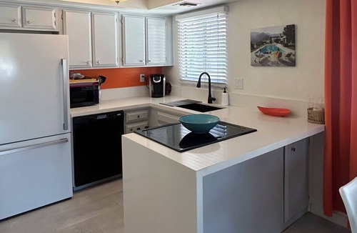Baristo Condo | Palm Springs Desert Dream, updated 1 BR condo, comfortable, retro-feel appeal