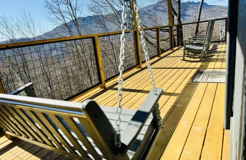 Seven Devils Cabin | PanoView Spa PoolTable Fireplace 2Kings Pickleball Arcade Fire Table Central