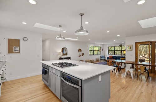 Columbia House | Peaceful Craftsman | Outdoor Space | Low Toxicity