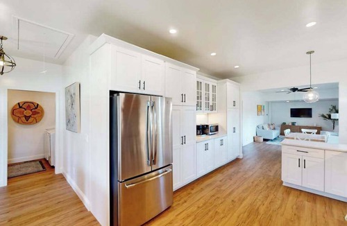 Penngrove House | Penngrove 3BR modern farmhouse on 11-acre ranch — AC, dogs welcome