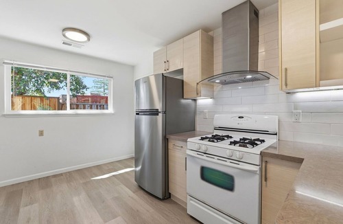Old Mountain View House | Perfect Location, Contemporary 2-bedroom house in Mountain View with EV charger.