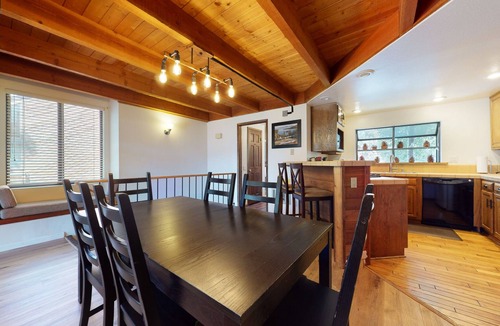 Mammoth Lakes Condo | Pet Friendly, Spacious, Private Wash/Dryer. Near Golf Course & Walking Trails