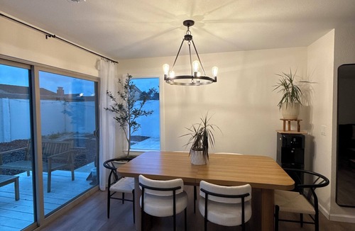 Salinas House | Pet-Friendly Stay, Clean Home + Easy Checkout