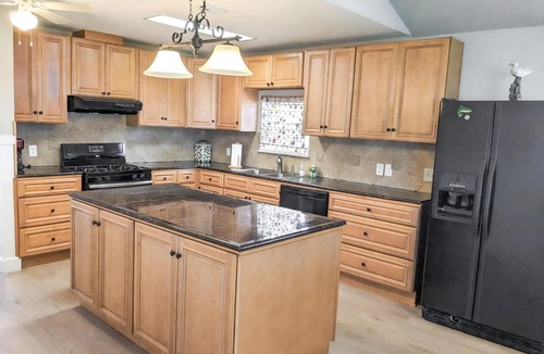 San Leon House | Pet-Friendly Waterfront Bayhouse with 300-Ft Fishing Pier