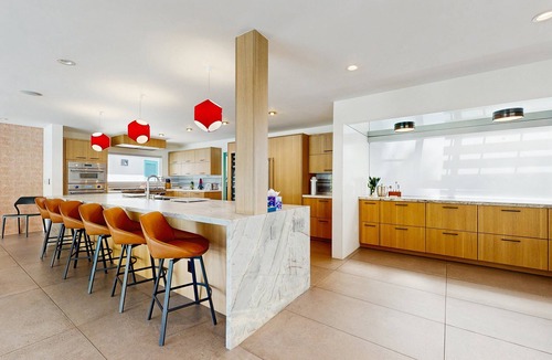 Vista Las Palmas House | Poolside Paradise in the Desert – Your Perfect Palm Springs Escape Awaits.