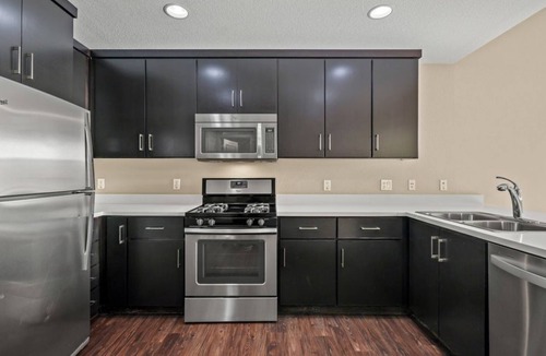 Pilgrim - Triton Condo | Premium 2BR Stay with Pool at Plaza