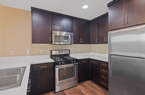 Pilgrim - Triton Condo | Premium 2BR Stay with Pool at Plaza