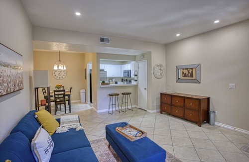 Valencia Condo | Price Reduced - Ready for Immediate Move-in 2/2 Condo in the Heart of Valencia