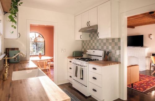 Sunset Junction House | Prime Silver Lake Art-Filled Bungalow Patio + Sunset Views of Hollywood Sign