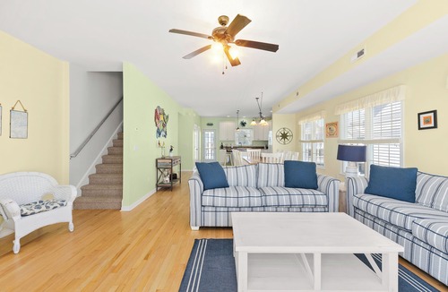 Bethany Beach House | Private beach with Beautiful Sunsets-Kids Bedroom & Entertainment room