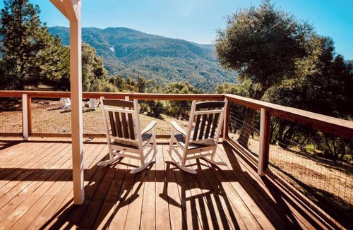 North Fork Cabin | Private Cabin with Hot Tub & Sauna Near Yosemite