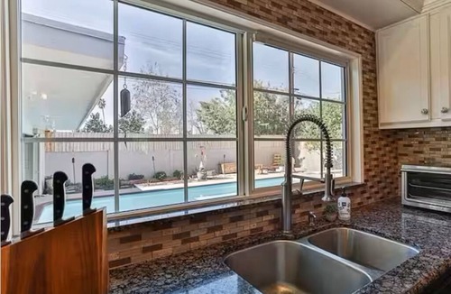 Valley Glen House | Private Dream Home with Pool in LA