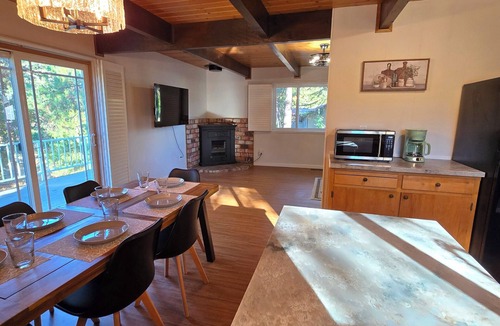 Groveland Ski Chalet | Private lake access 4-bedroom chalet in Pine Mountain Lake/Groveland