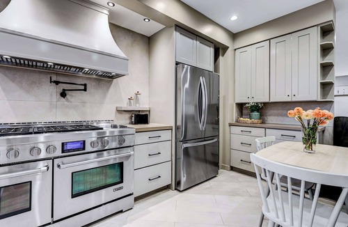 Los Angeles House | Private Pool Oasis · 5BR House Near The Grove