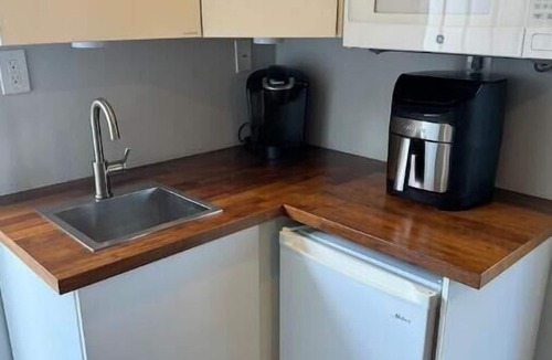 Redwood City Apartment | Private Quiet Studio Retreat