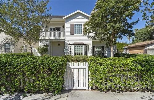 Burbank House | Private room with Fridge - Mini Mansion