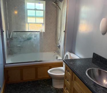 Burbank House | Private room with Fridge - Mini Mansion