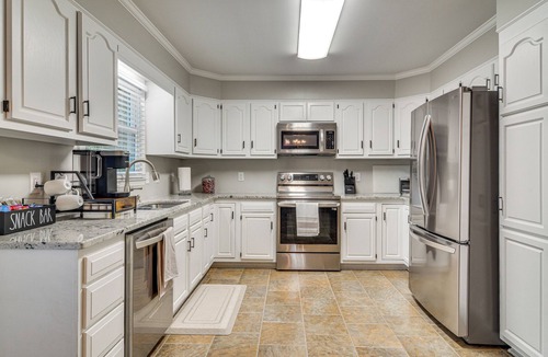 Wallburg House | Private Yard & Deck: High Point Home Base!