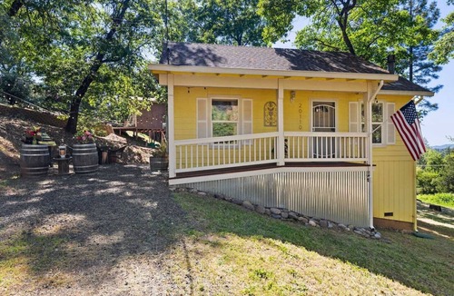 Tuolumne Cabin | Quiet 2-Bedroom Forest Cabin Near Yosemite | Private Retreat Upgrades