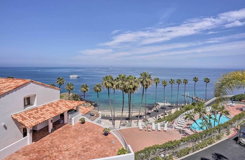 Avalon Condo | Quiet Avalon Getaway Villa w/Ocean View & Balcony