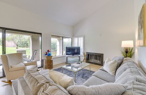 Palm Desert Condo | Quiet Palm Desert Condo: Workspace & Pool Access!