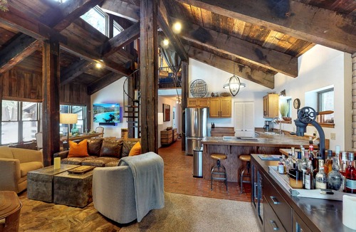 Sugar Pine Estate House | Quintessential Mountain Chalet, Dog Friendly, 10 Private Acres