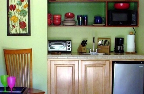 Solana Beach Apartment | Quite Solana Beach Retreat -Quaint Patio -Walk to Lagoon Trails -1 Mile to Beach